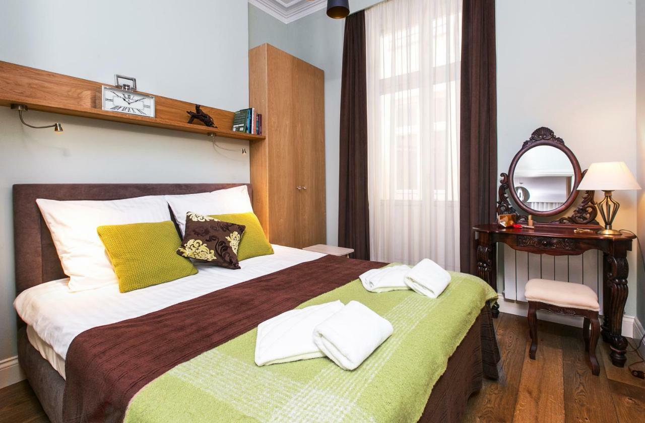 Old Town Brigue Apartment By Otium Cracovia Esterno foto