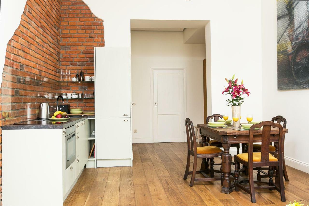 Old Town Brigue Apartment By Otium Cracovia Esterno foto