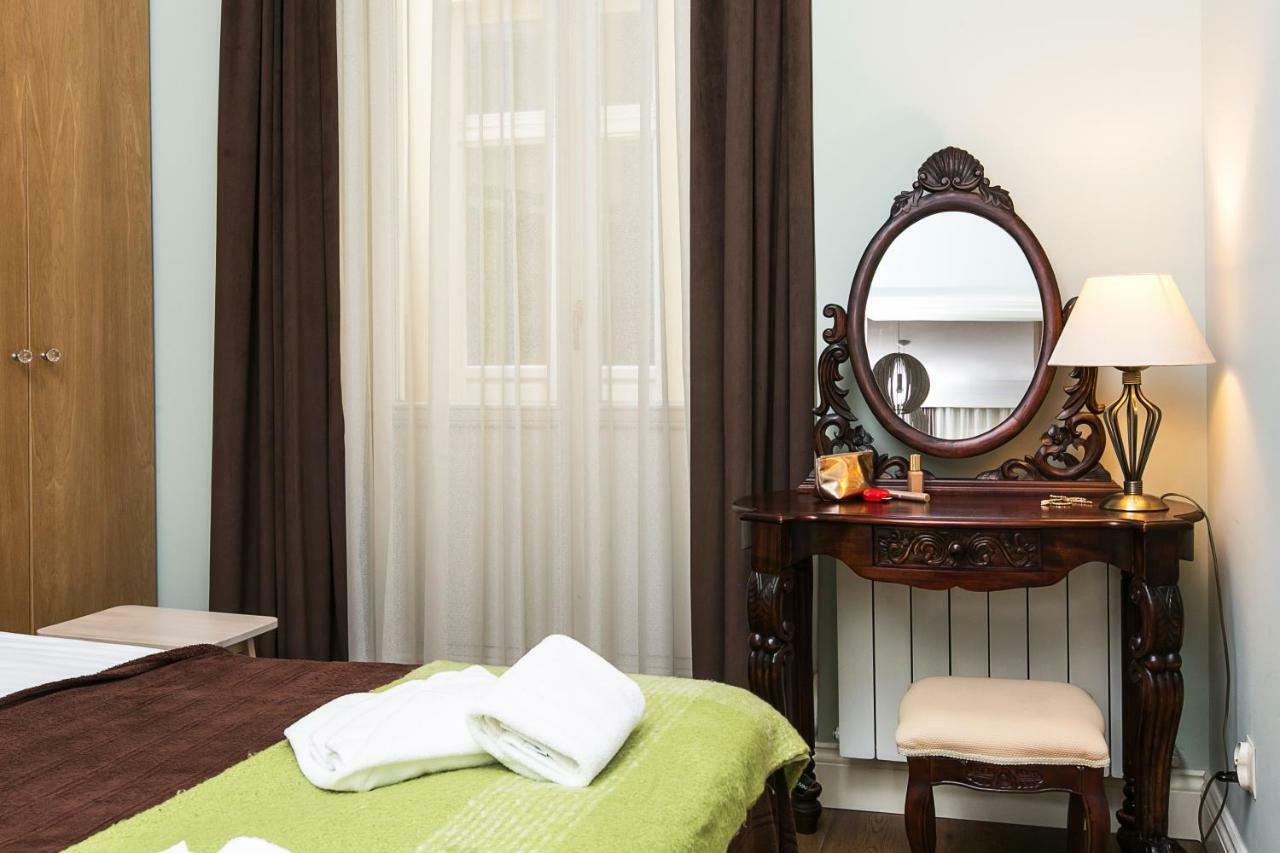 Old Town Brigue Apartment By Otium Cracovia Esterno foto